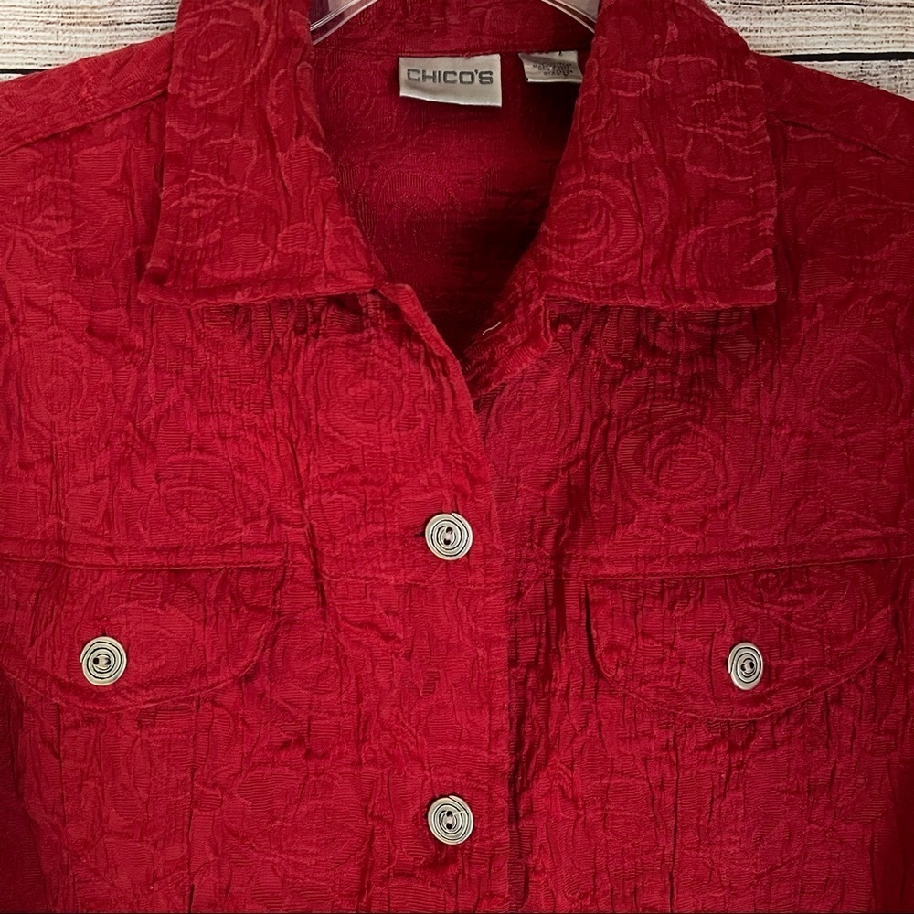 Chicos red sleeveless textured button down top sz 2 large - Picture 2 of 6